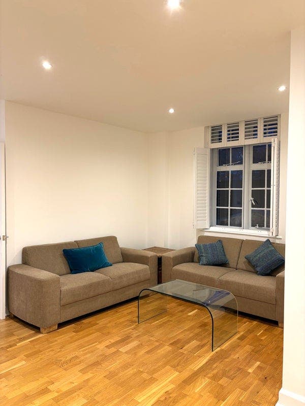 Modern, bright studio in a prime St John’s Wood Main Photo