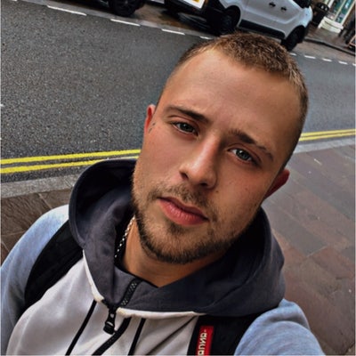 Young working man looking for accommodation  Main Photo