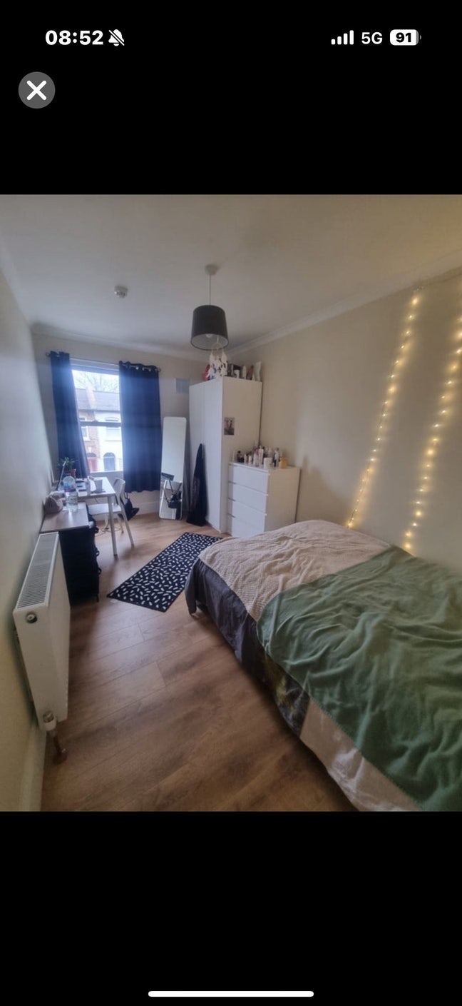 Double furnished room in looked after house share Main Photo