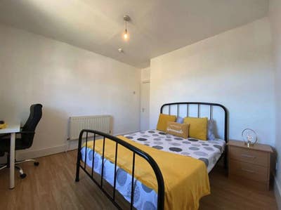 Room near Canning Town/ East London University Main Photo