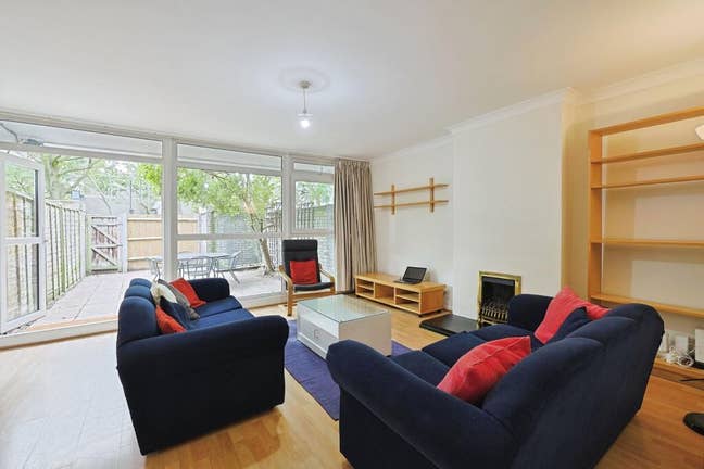  Fantastic 4-bedroom maisonette in SW11 Main Photo