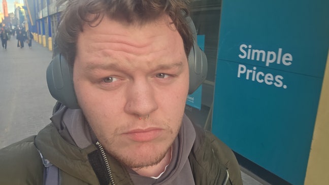 Looking for room to get away from home Main Photo