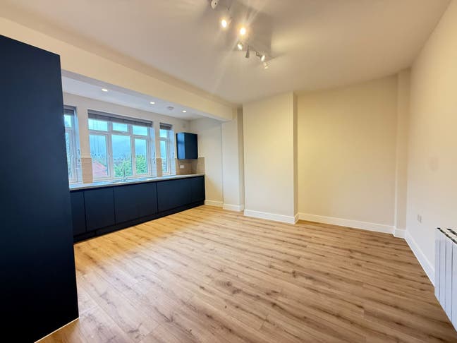 Newly refurbished 2 bed flat in Mottingham  Main Photo