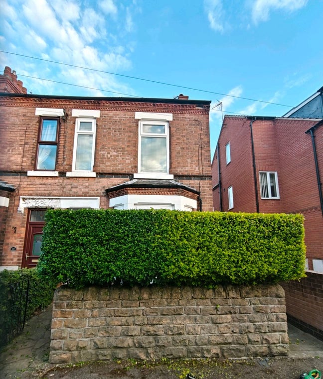 Female only - Stunning Double Room with ensuite  Main Photo