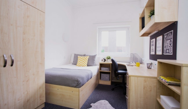 Double room available in Harriet Martineau Main Photo