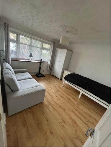 All-Inclusive Furnished Double Room – SS8 9JP Main Photo