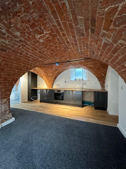 Newly Refurbished One Bed Apartment  Main Photo