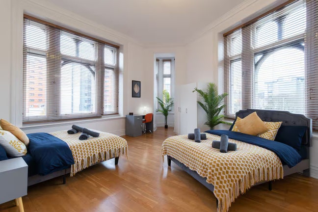 Heart of Portsmouth City - Close to the University Main Photo