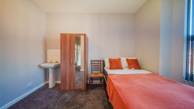 Short Term Holiday Lets CV1 3GA Main Photo