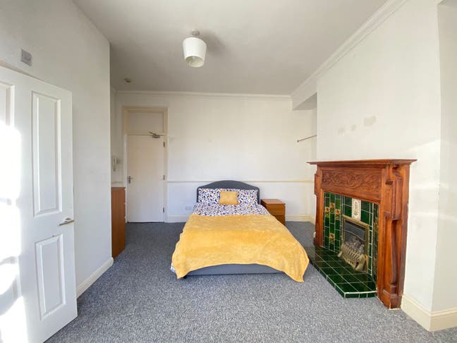 Double room with en-suite  Main Photo