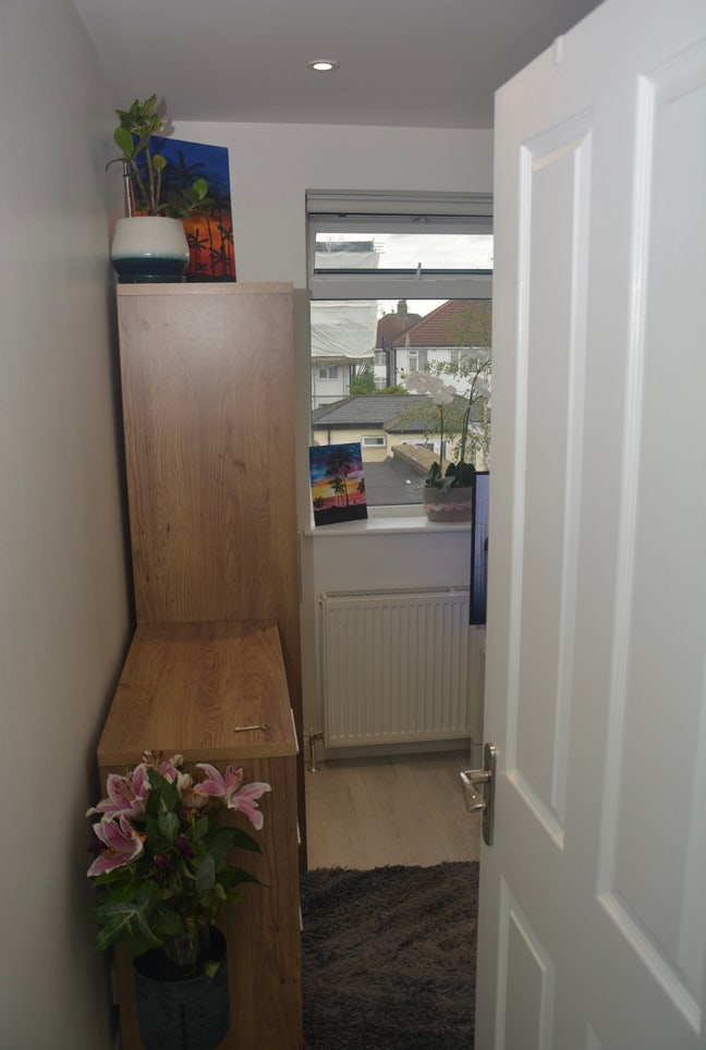 Single room & private bathroom- All bills incl Main Photo