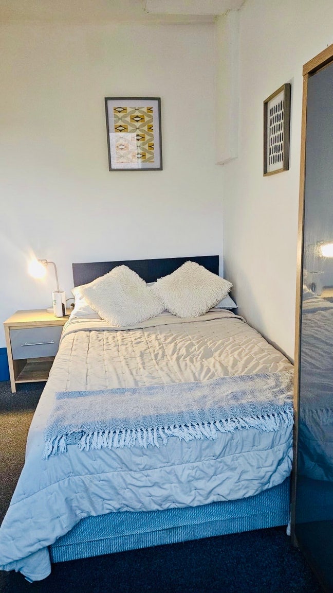 Great city centre location. Ensuite room. Main Photo