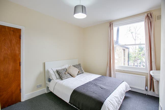 Spacious Double Bedroom Near West Ealing Station Main Photo