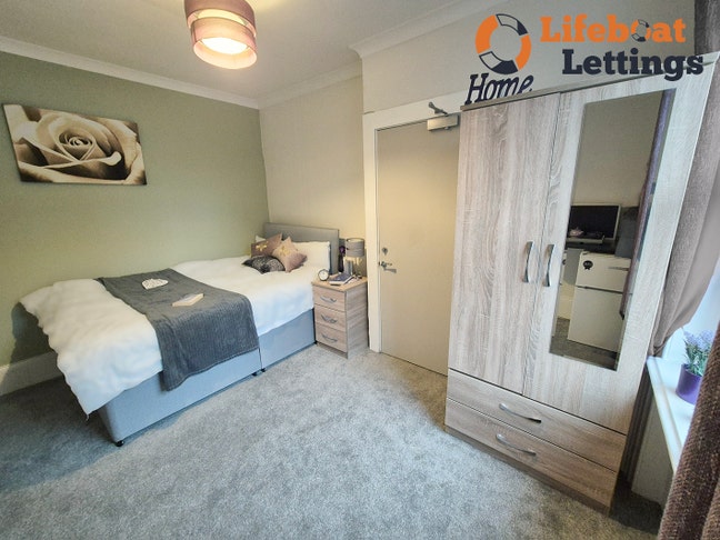 Furnished double bedroom with all bills & WiFi inc Main Photo