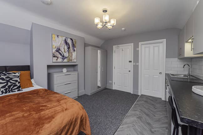 ⭐Brand new Beautifully Refurbished Studios ⭐ Main Photo