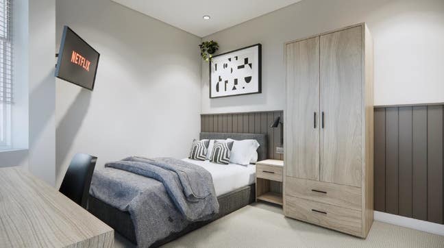 Last En-Suite Room Available - Tea/Coffee Station! Main Photo