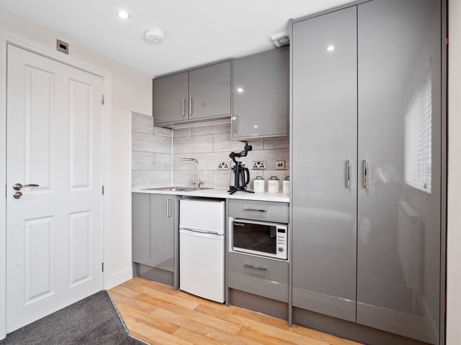 It's Bigger On The Inside Property - Silver Street Main Photo