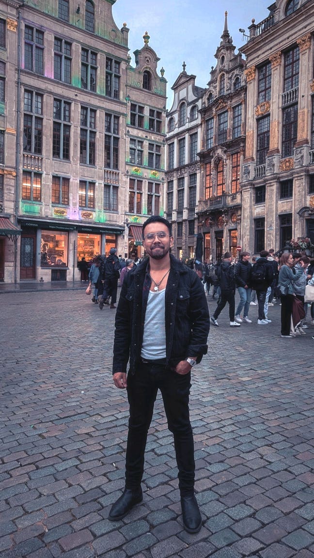 Creative looking for flat/room. Open to share! Main Photo