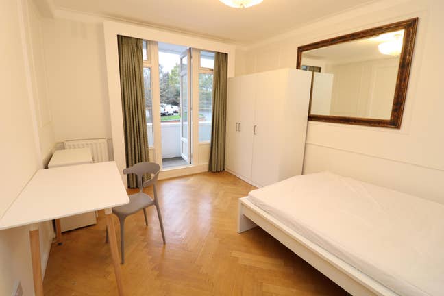 Modern Rooms in Fully Refurbished Ealing Broadway  Main Photo