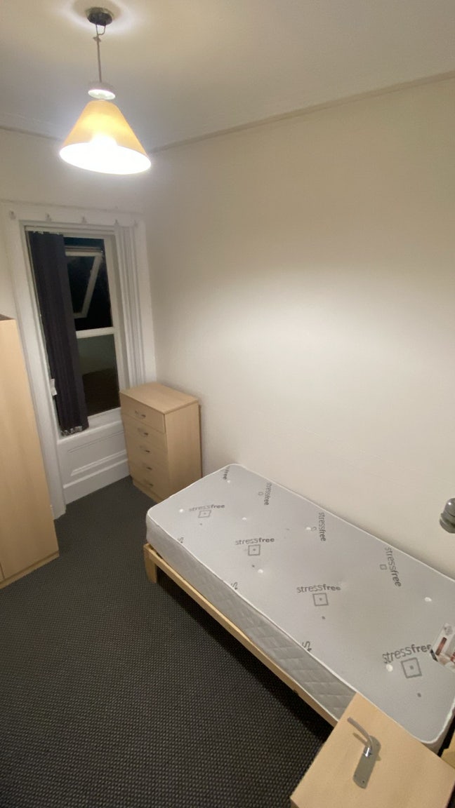 ROOM TO RENT NE8 Main Photo