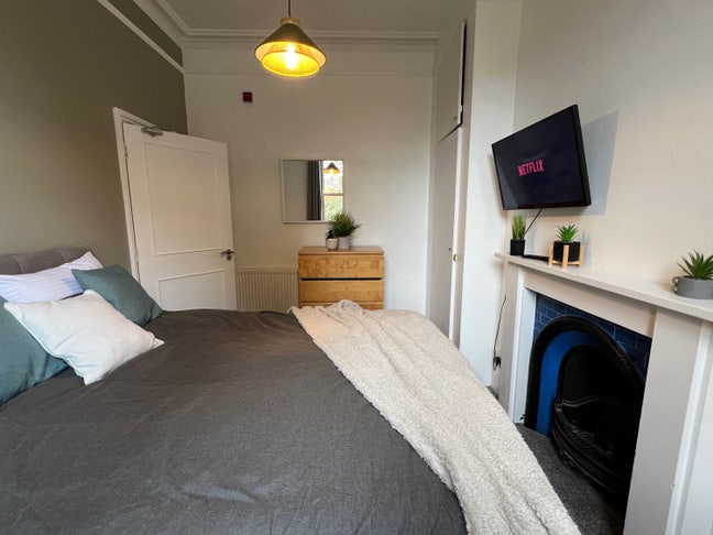 🏡 Double Room - close to city centre (37IR3) Main Photo