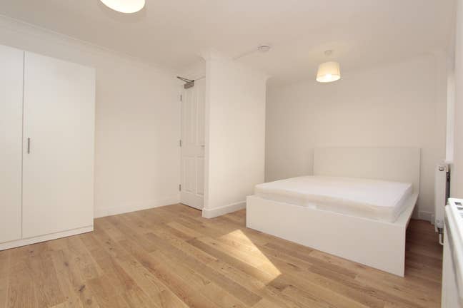 Big Room-Home with Garden-Few steps Canary Wharf  Main Photo