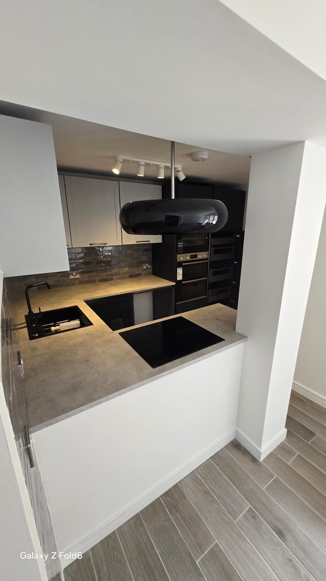 Brand New, Modern, Renovated Home in Centre Main Photo