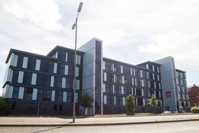 Urgent Tenancy Takeover- Ensuite Room, Caro Living Main Photo