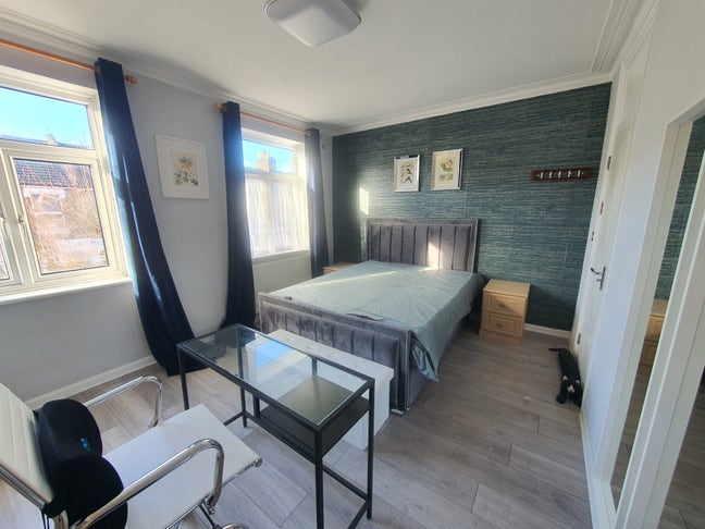 Master bedrroom Main Photo