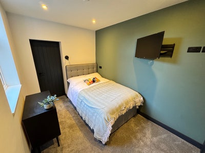 Stunning Studio Room in Stoke/Newcastle Main Photo