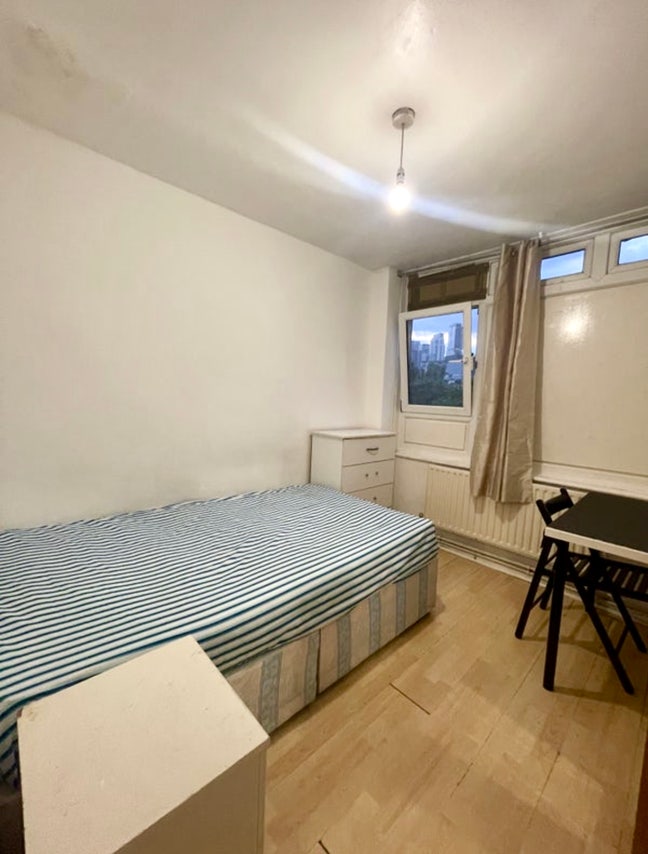Lovely Room in Canary Wharf Area+All bill included Main Photo