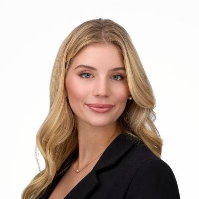 Professional Female seeks a double room Main Photo