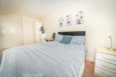 Double Room | All-Female 3Bed Flat | Western Beach Main Photo