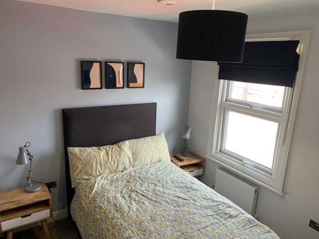 Luxury Ensuite Room to Rent in Professional House! Main Photo