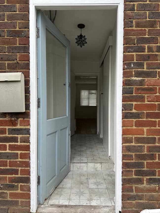 Peaceful studio - 5 mins walk to station  Main Photo