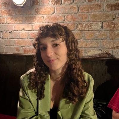 Professional looking for buddy up in South Bris :) Main Photo