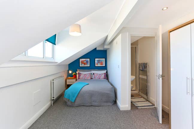 1 Double En Suite Room for a Great Price in LS12  Main Photo