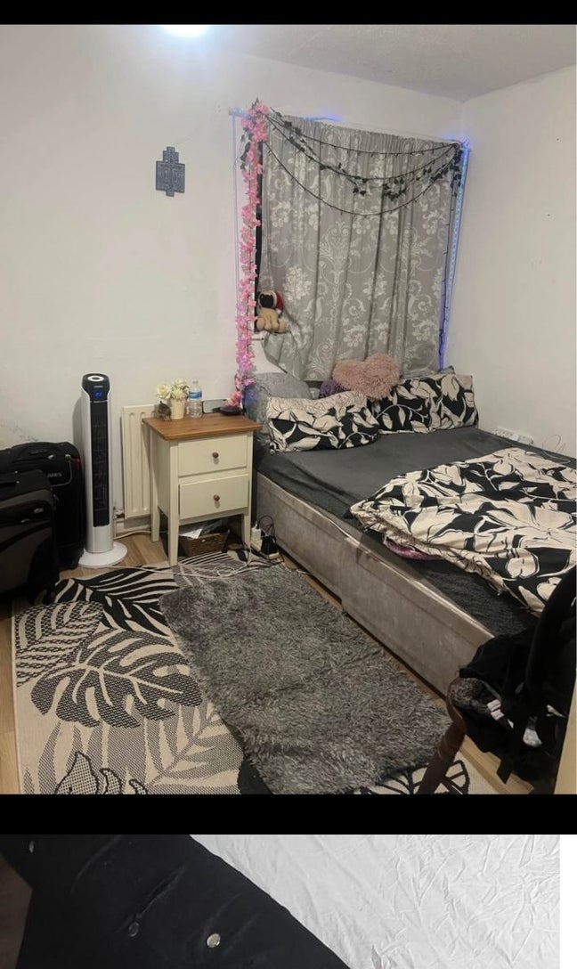 Spacious double room to rent in Ashford , TW15 Main Photo