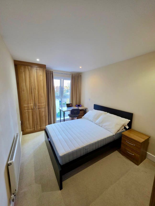 St Albans City station - Luxury Double ensuite Main Photo