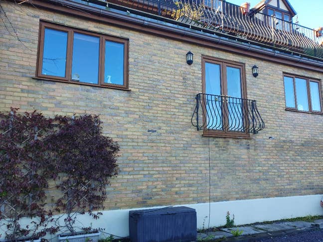 Bottom floor bedroom with bathroom, Great views. Main Photo