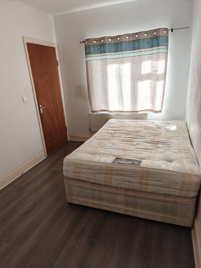 Ensuite Room Available in OX4 6Bt  Main Photo