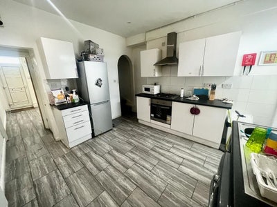 En-suite room for rent  Main Photo