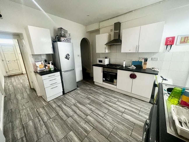 En-suite room for rent  Main Photo