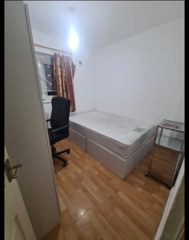 Clean room in Highbury, Arsenal by Clissold Park Main Photo