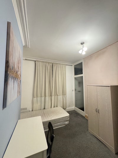 Double Room for Let Main Photo