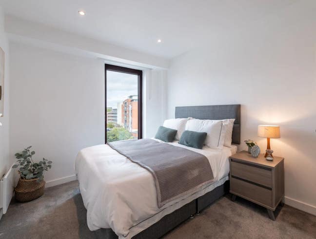 2 bedroom Modern Apartment with balcony - £660pp  Main Photo