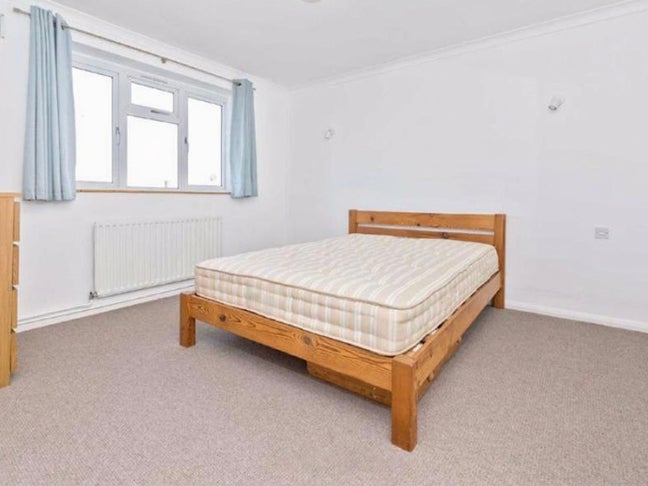 2 x Short Let Double Rooms Available Now Main Photo