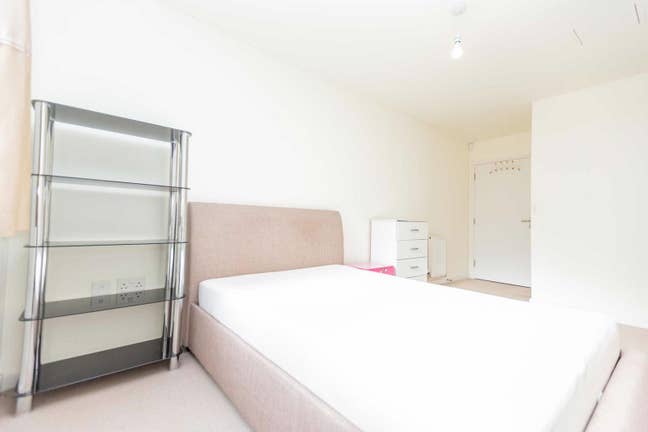Double Ensuite | 3 Bed Property near Mile End Main Photo