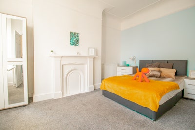 1 Double En Suite Double Room Available in L5! Main Photo