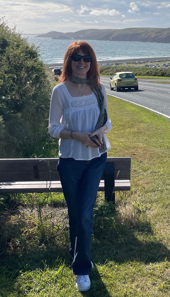 Hi there. I am a 59 year old professional, ea... Main Photo